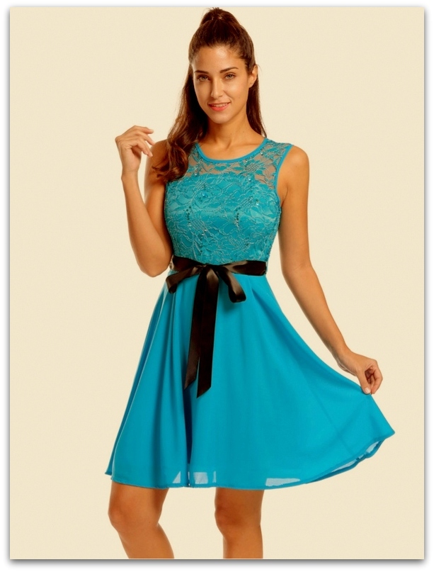 Společenské šaty s krajkou MINI 705107-4 modrá M / 38