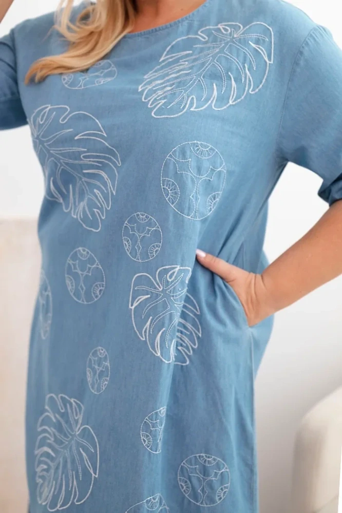 Džínové dámské šaty Monstera s 3/4 rukávem, kapsami a výšivkou 1867-3 modrá univerzální XL/2X//3XL