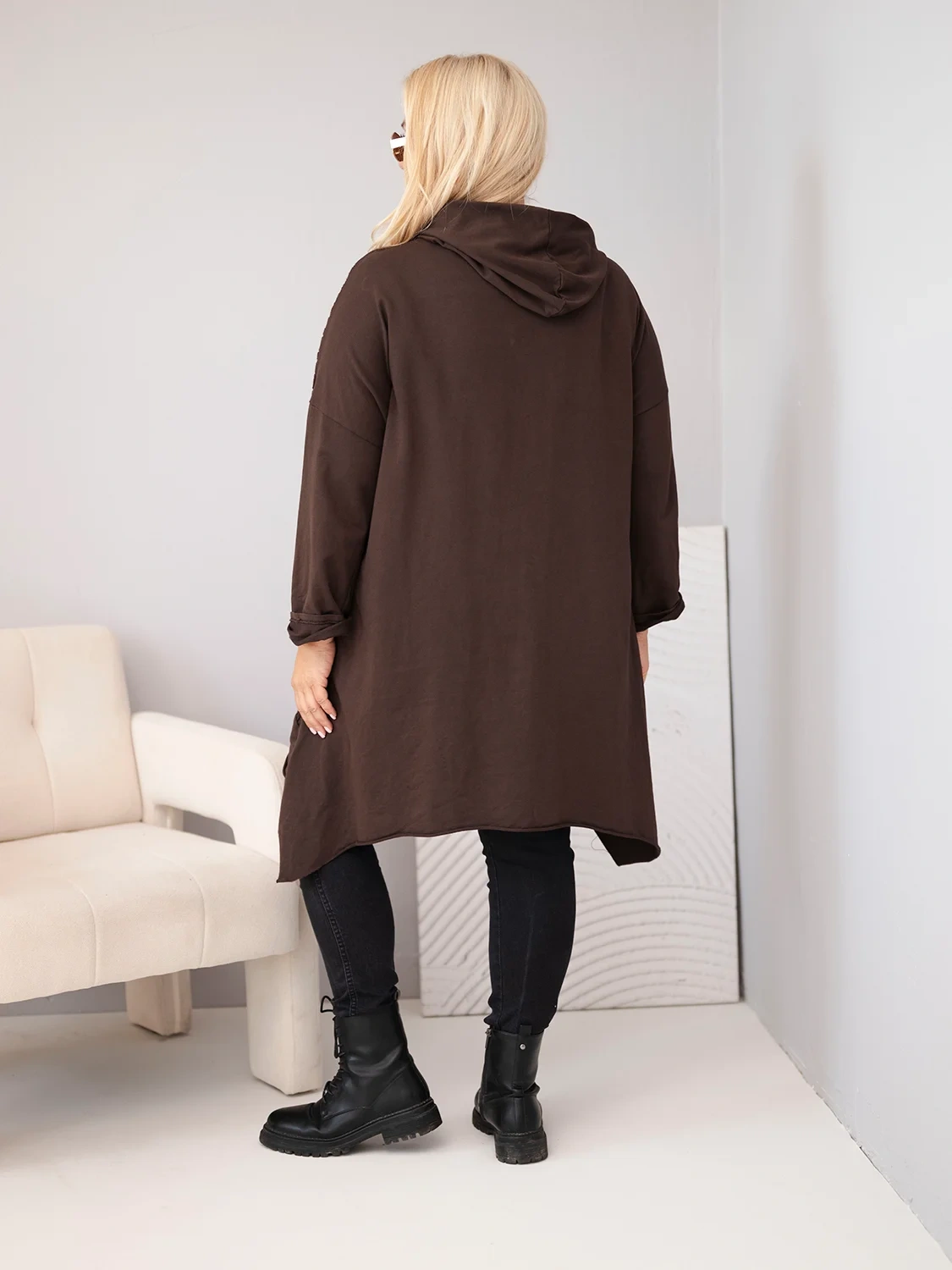 Dámská dlouhá bavlněná mikina Plus Size s kapucí a pleteným detailem ART24336-3 hnědá univerzální 2XL - 4XL