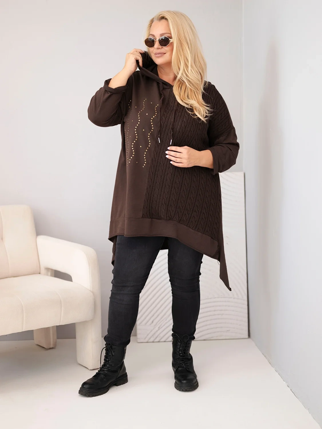 Dámská dlouhá bavlněná mikina Plus Size s kapucí a pleteným detailem ART24336-3 hnědá univerzální 2XL - 4XL