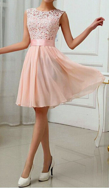 Plesové ŠATY MINI s krajkou 33771-3 lososově růžová M/L