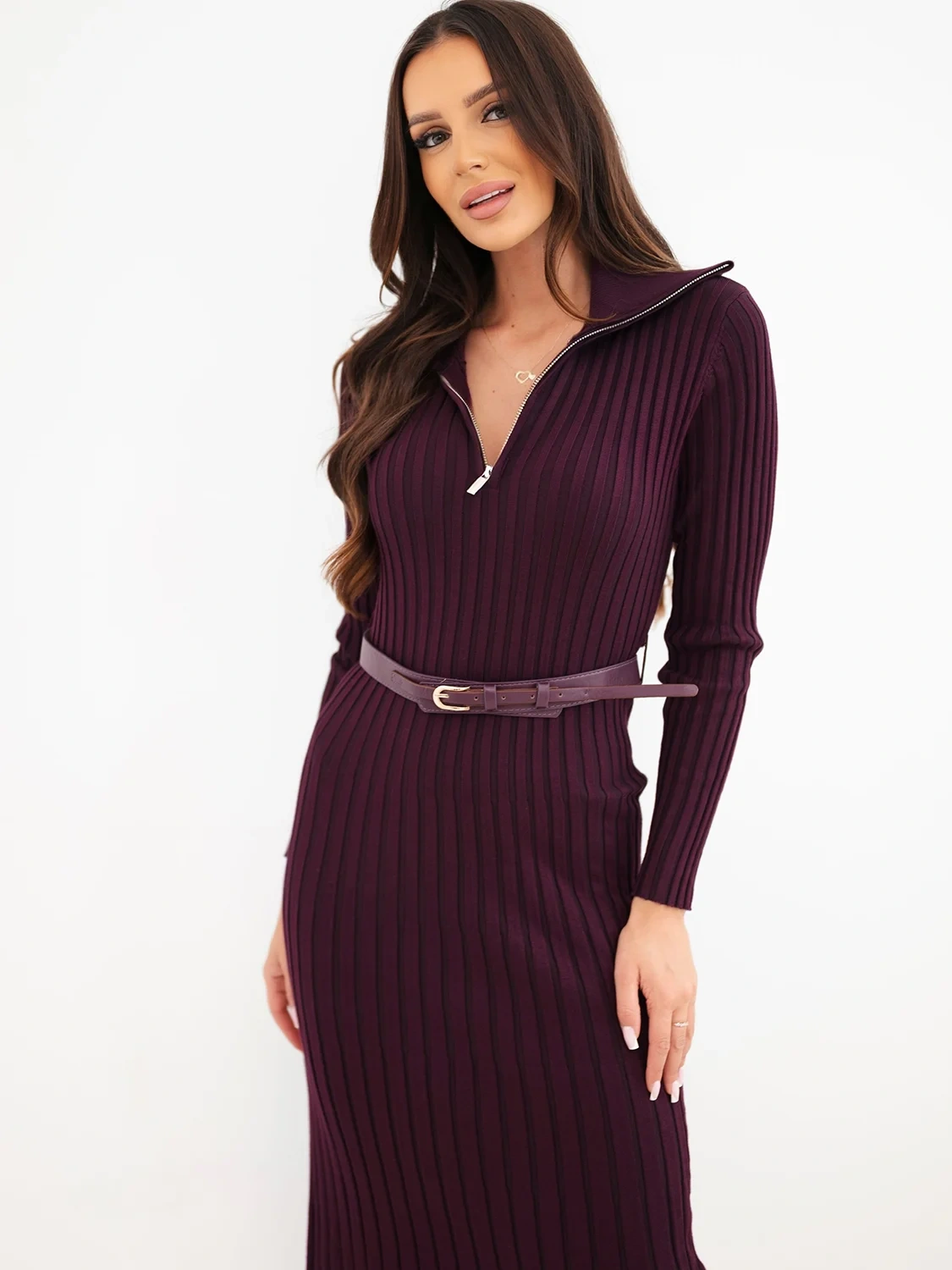 Dámské elegantní šaty pouzdrové se stojáčkem 4590-1 švestková univerzální S/M/L