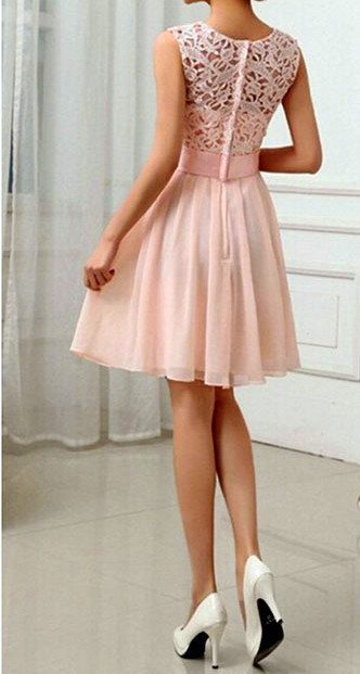 Plesové ŠATY MINI s krajkou 33771-3 lososově růžová M/L