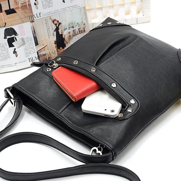 Dámská KABELKA kůže s druky přes rameno CROSSBODY černá 7029742-2