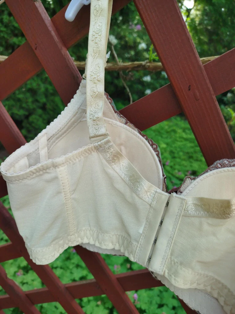 Dámská vyztužená podprsenka 2202210-1 tělová 75B