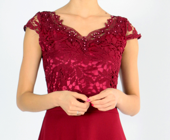 Společenské ŠATY MINI s krajkou 331861-5 vínová L
