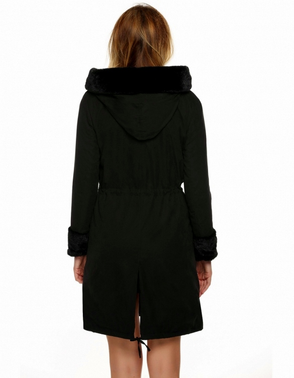 Dámská bunda pro plnější tvary s kapucí a kožíškem 7028875-2 černá XL/XXL (40% SLEVA)