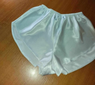 Luxusní dámské saténové kalhotky volné 6015-4 pistáciová M / L / XL