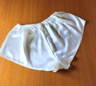 Luxusní dámské saténové kalhotky volné 6015-4 bílá XL